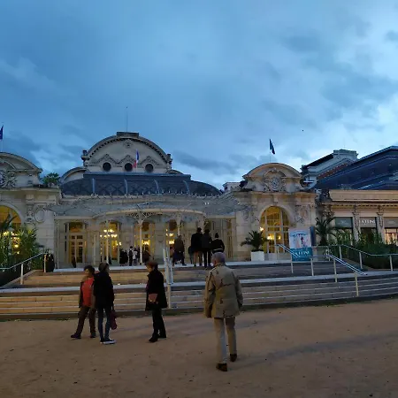 A 10Mn De Vichy Studio Dans Ancienne Etable Exterior photo